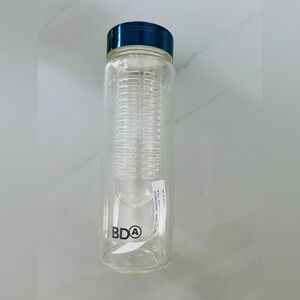 BDA Clear Glass Water Bottle with Blue Lid removable infuser 500ml 17oz BPA free